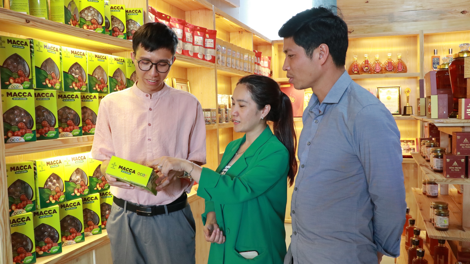 Chủ thể các sản phẩm OCOP tại Lâm Đồng liên kết để giới thiệu, tiếp cận khách hàng - Ảnh 2.