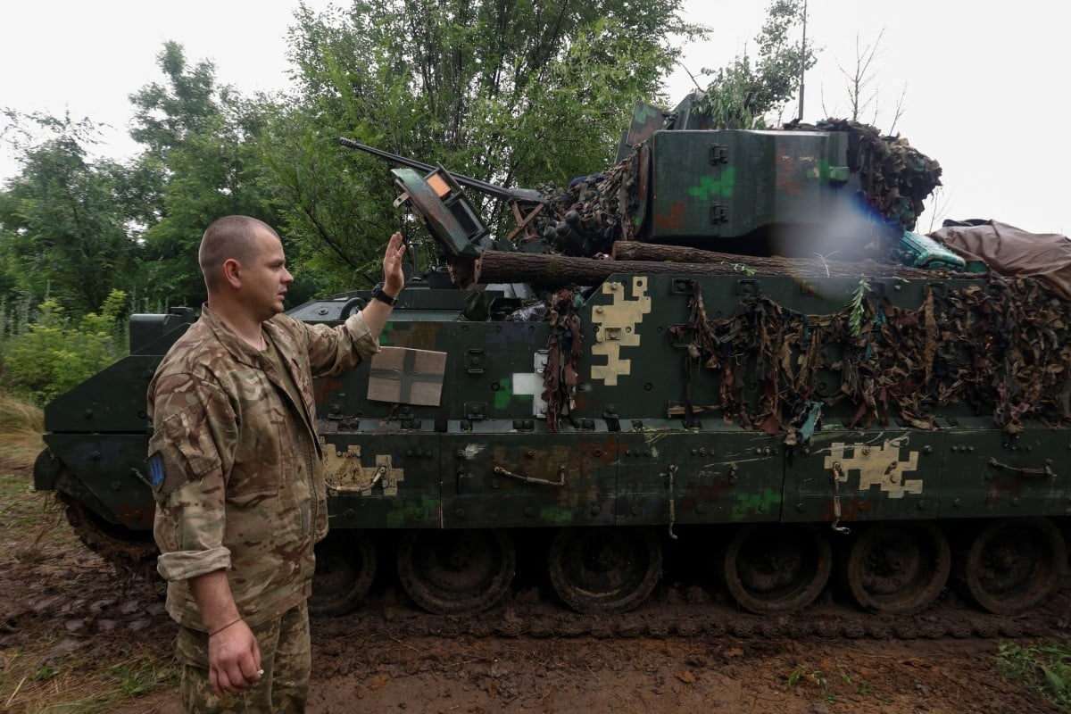 Nga tóm gọn xe chiến đấu Bradley tiên tiến của Mỹ ở Ukraine, hào hứng 'xẻ thịt' tìm điểm yếu - Ảnh 1.