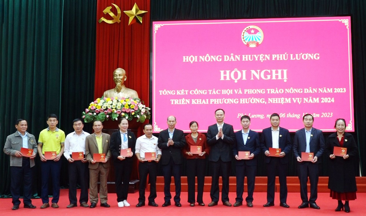 Thái Nguyên: Hội Nông dân Phú Lương có 14 cá nhân được nhận Kỷ niệm chương “Vì giai cấp Nông dân Việt Nam” - Ảnh 3.