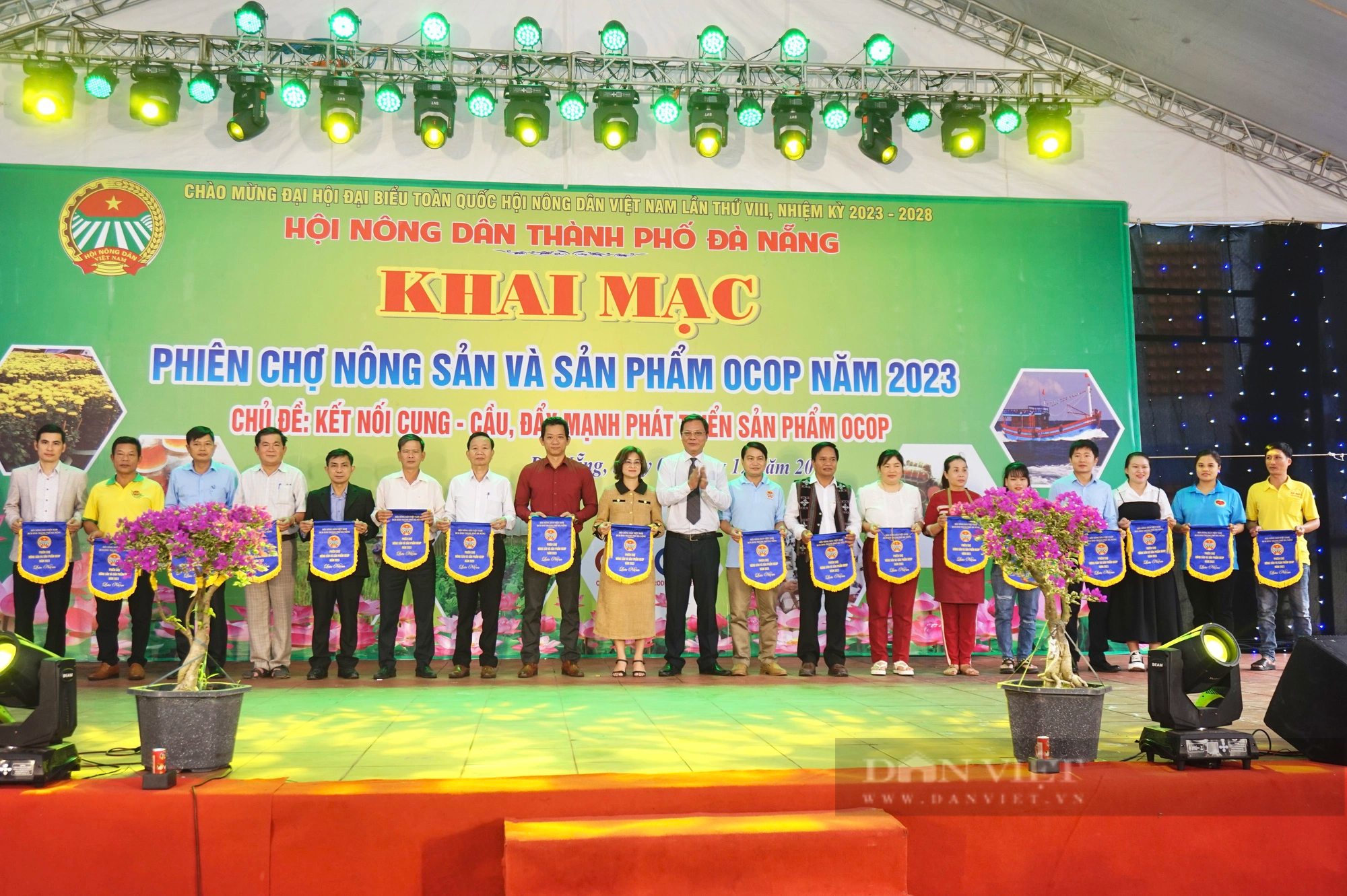 Đà Nẵng: Hàng chục gian hàng tham gia Phiên chợ nông sản và sản phẩm OCOP năm 2023 - Ảnh 1.