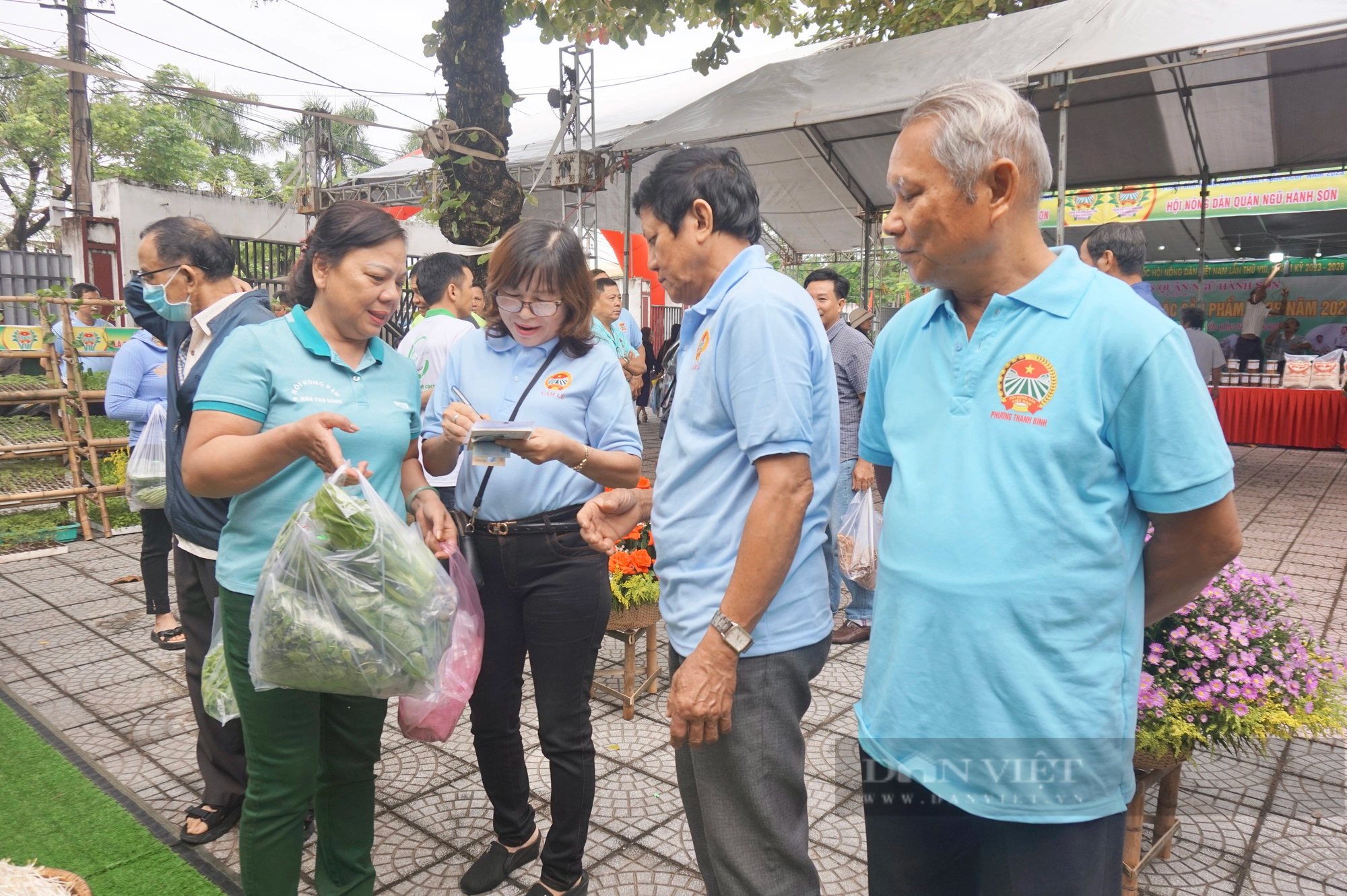 Đà Nẵng: Hàng chục gian hàng tham gia Phiên chợ nông sản và sản phẩm OCOP năm 2023 - Ảnh 4.