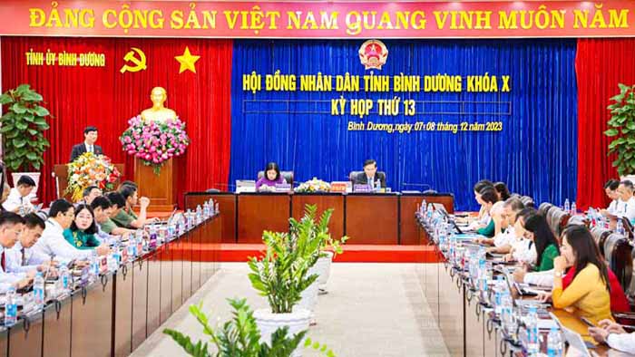 Kỳ họp lần thứ 13 HĐND tỉnh Bình Dương khóa X thông qua Nghị quyết về chủ trương đầu tư Dự án Đường cao tốc TP.HCM - Thủ Dầu Một - Chơn Thành, đoạn qua tỉnh Bình Dương. Ảnh: Quốc Chiến