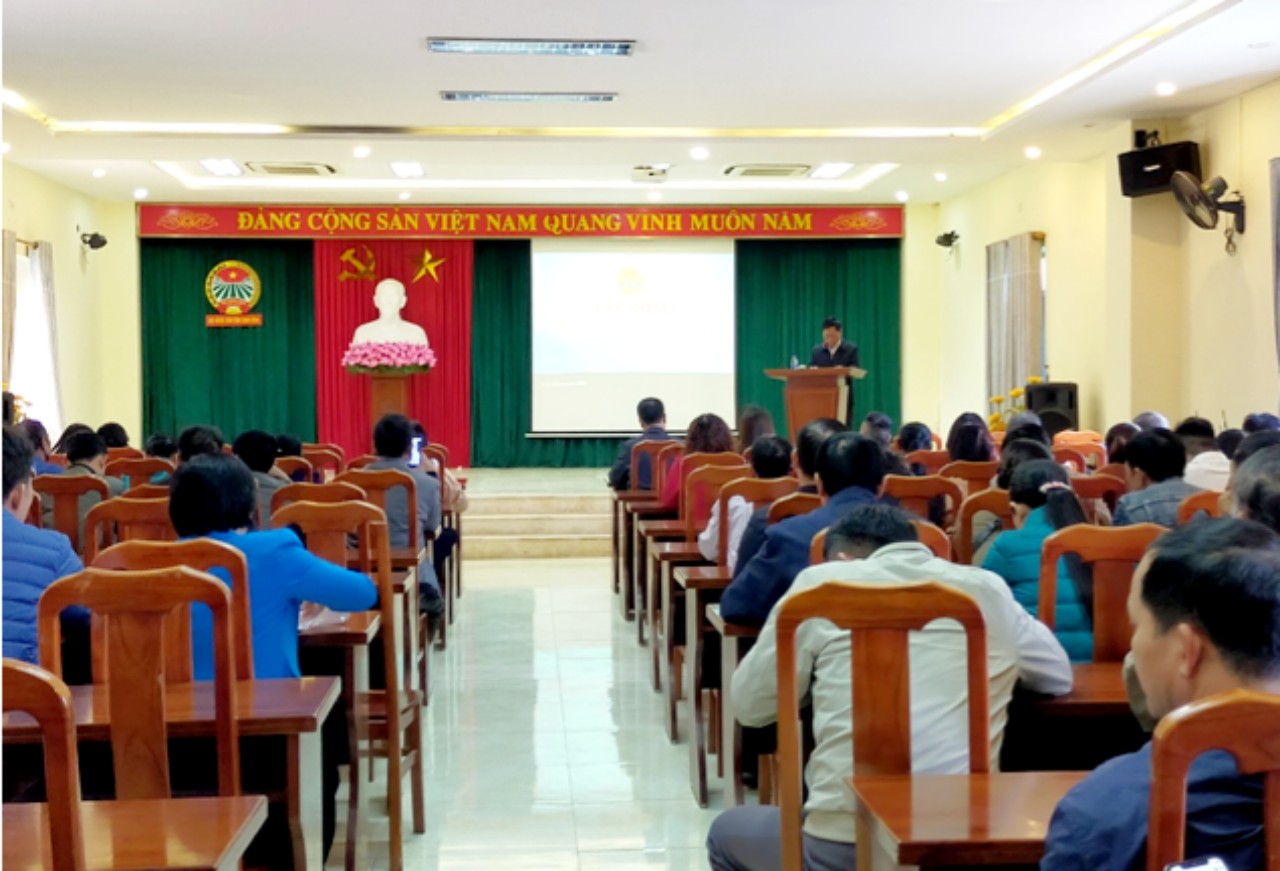 Ninh Bình: Gần 100 cán bộ, hội viên, nông dân tham gia tập huấn kiến thức khởi sự kinh doanh - Ảnh 1.