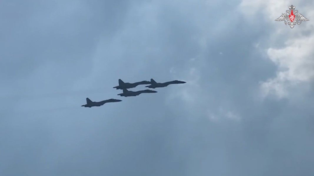 Bốn tiêm kích Su-35 hộ tống chuyên cơ Tổng thống Nga Putin tới UAE mang ý nghĩa gì? - Ảnh 3.