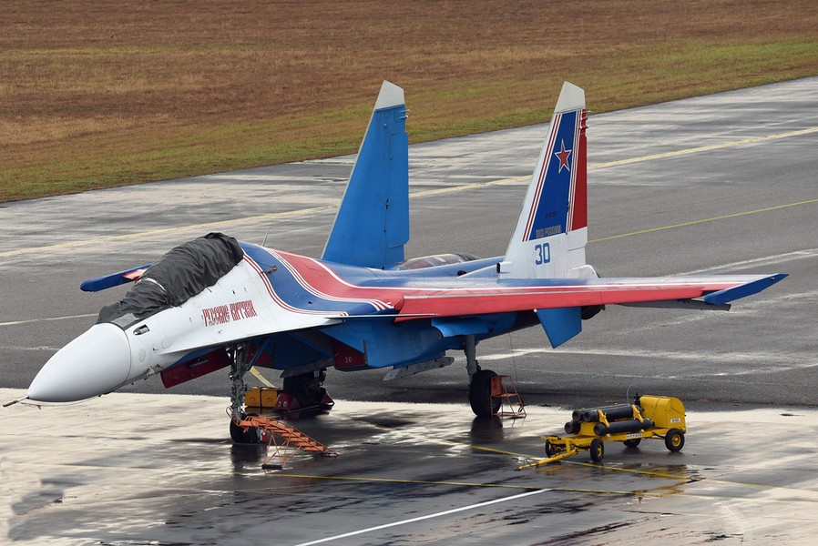 Bốn tiêm kích Su-35 hộ tống chuyên cơ Tổng thống Nga Putin tới UAE mang ý nghĩa gì? - Ảnh 7.