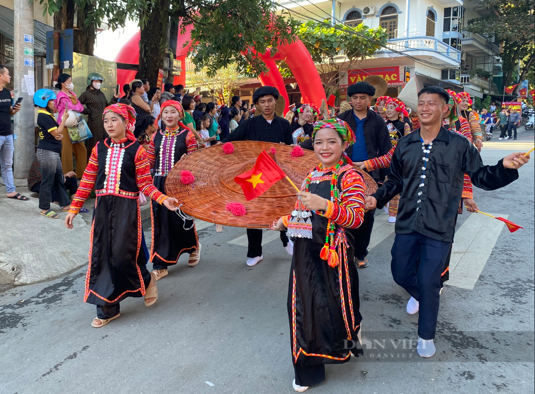 Đặc sắc lễ hội đường phố ở huyện biên giới Mường Tè - Ảnh 4.