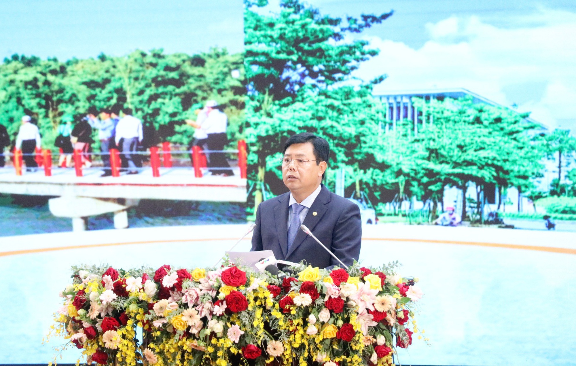 Thủ tướng Chính phủ Phạm Minh Chính dự Hội nghị công bố Quy hoạch và xúc tiến đầu tư tại Cà Mau - Ảnh 1.