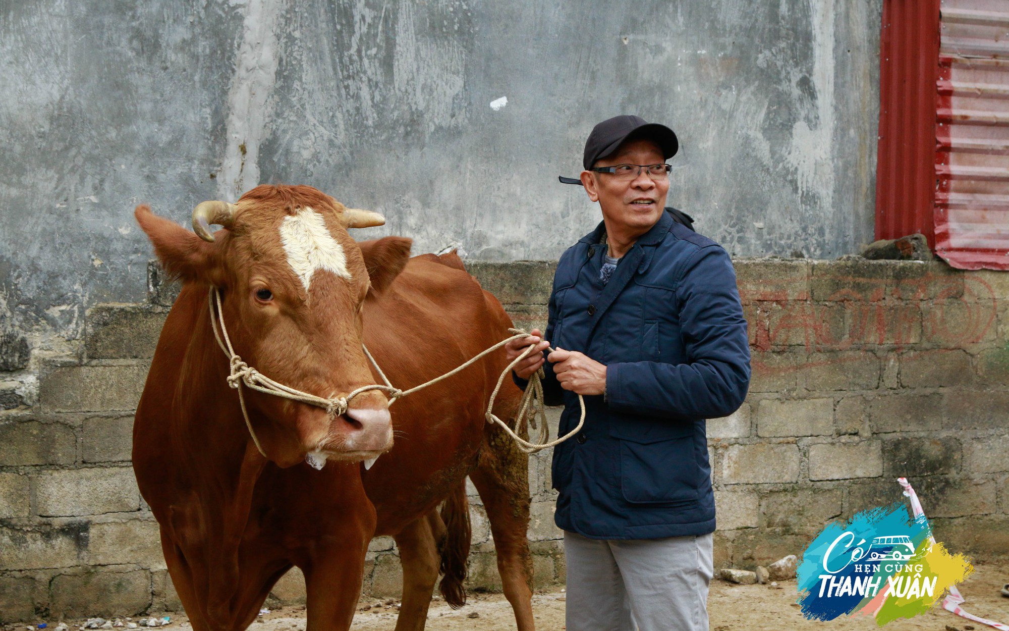 Nhà báo Lại Văn Sâm đi bán bò...