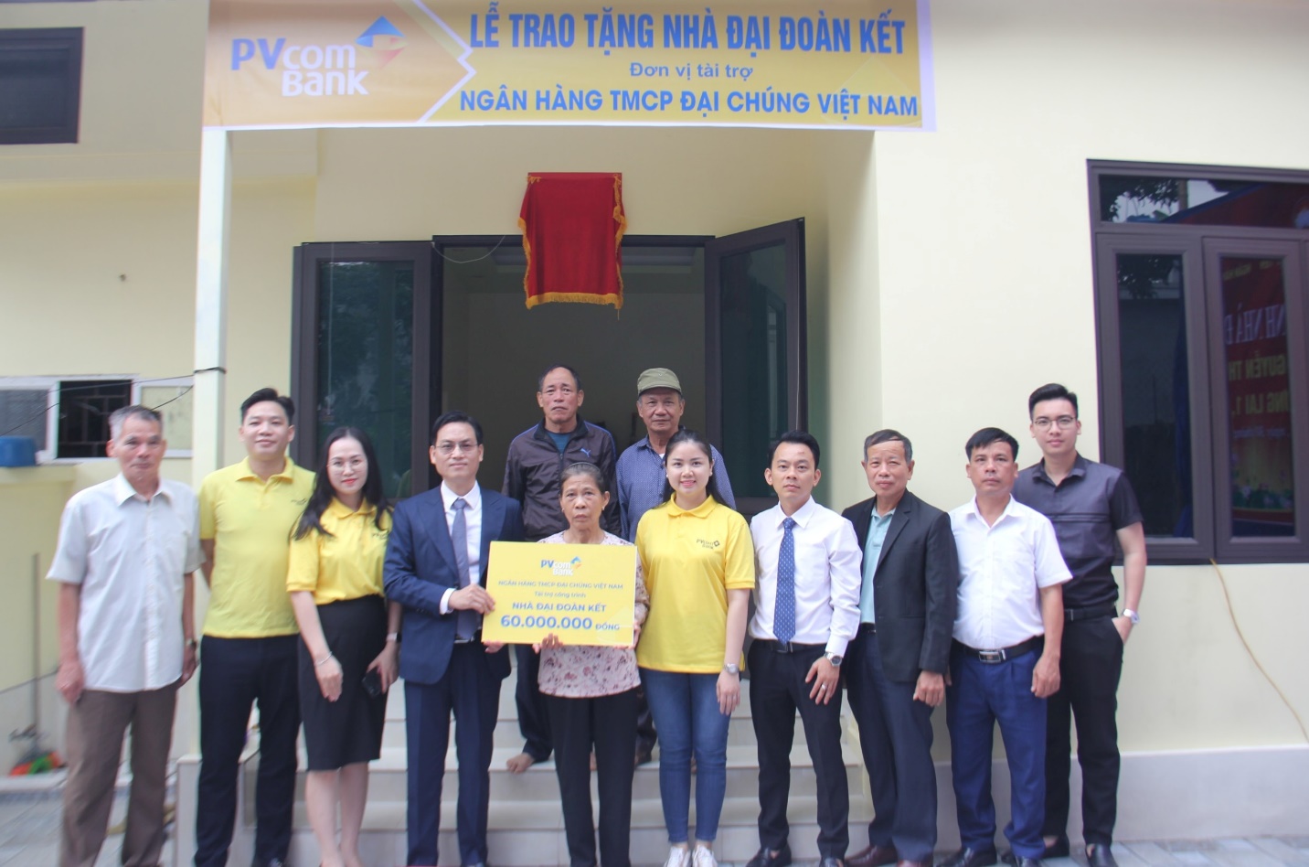 PVcomBank hỗ trợ xây dựng nhà “Đại đoàn kết” tại thành phố Hải Phòng - Ảnh 1.