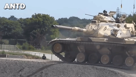 Vì sao Mỹ chế tạo xe tăng M60 cao nhất thế giới bất chấp việc dễ bị bắn hạ? - Ảnh 17.