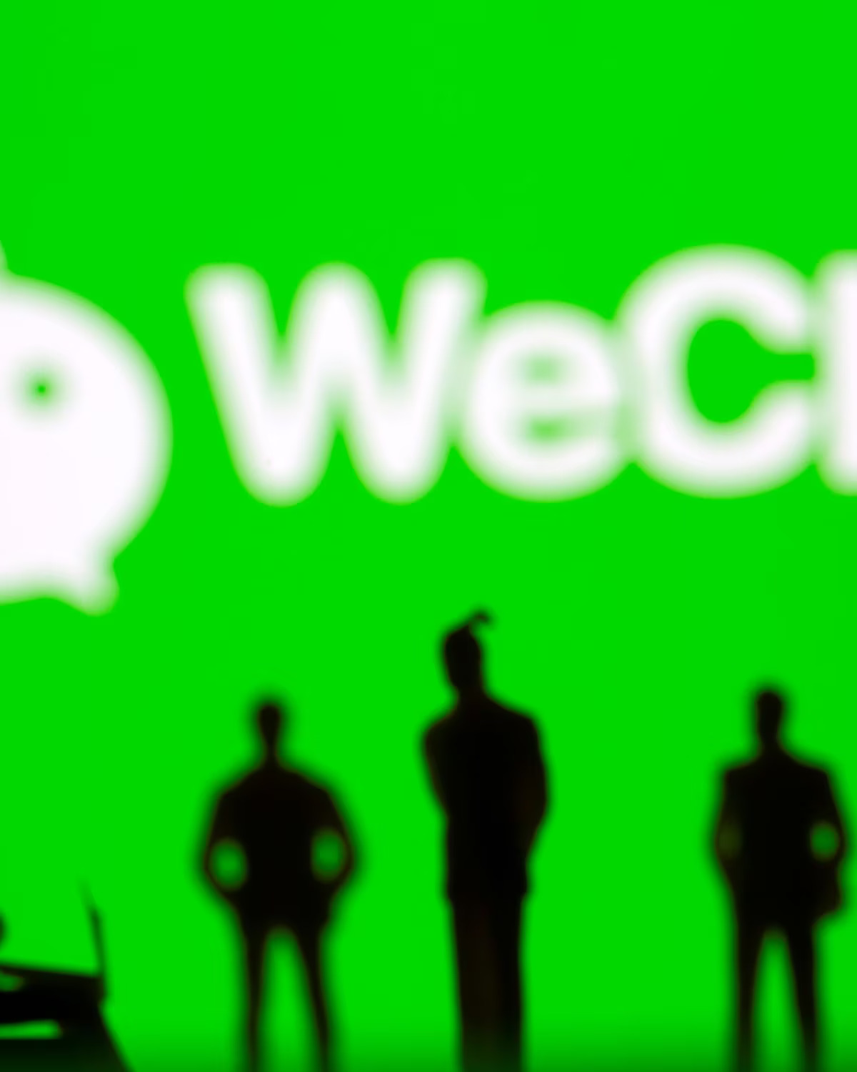 Báo cáo cáo buộc WeChat đã cung cấp một hệ sinh thái thương mại điện tử tạo điều kiện thuận lợi cho việc phân phối và bán các sản phẩm giả cho người dùng trên toàn bộ nền tảng WeChat. Ảnh: @AFP.