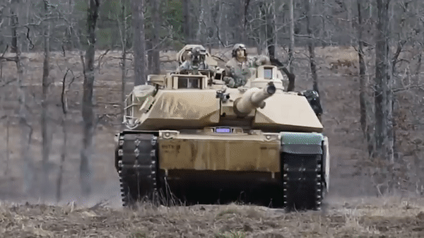 Vì sao Mỹ chế tạo xe tăng M60 cao nhất thế giới bất chấp việc dễ bị bắn hạ? - Ảnh 4.