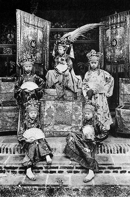 Thổn thức hình ảnh Việt Nam hơn 100 năm trước qua góc máy Tây - Ảnh 1.