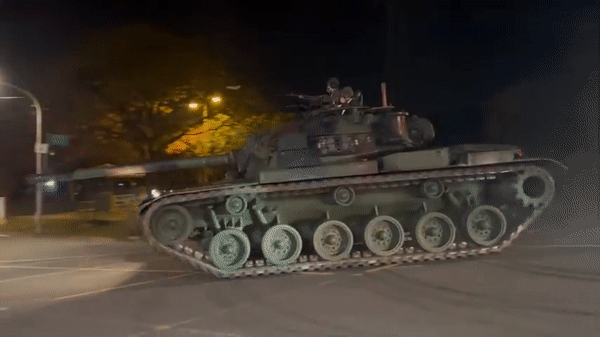 Vì sao Mỹ chế tạo xe tăng M60 cao nhất thế giới bất chấp việc dễ bị bắn hạ? - Ảnh 8.