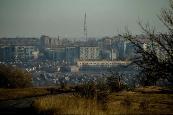 Mỹ trang bị cho Ukraine tên lửa tầm xa, người dân Mỹ phản ứng 'gắt' - Ảnh 2.