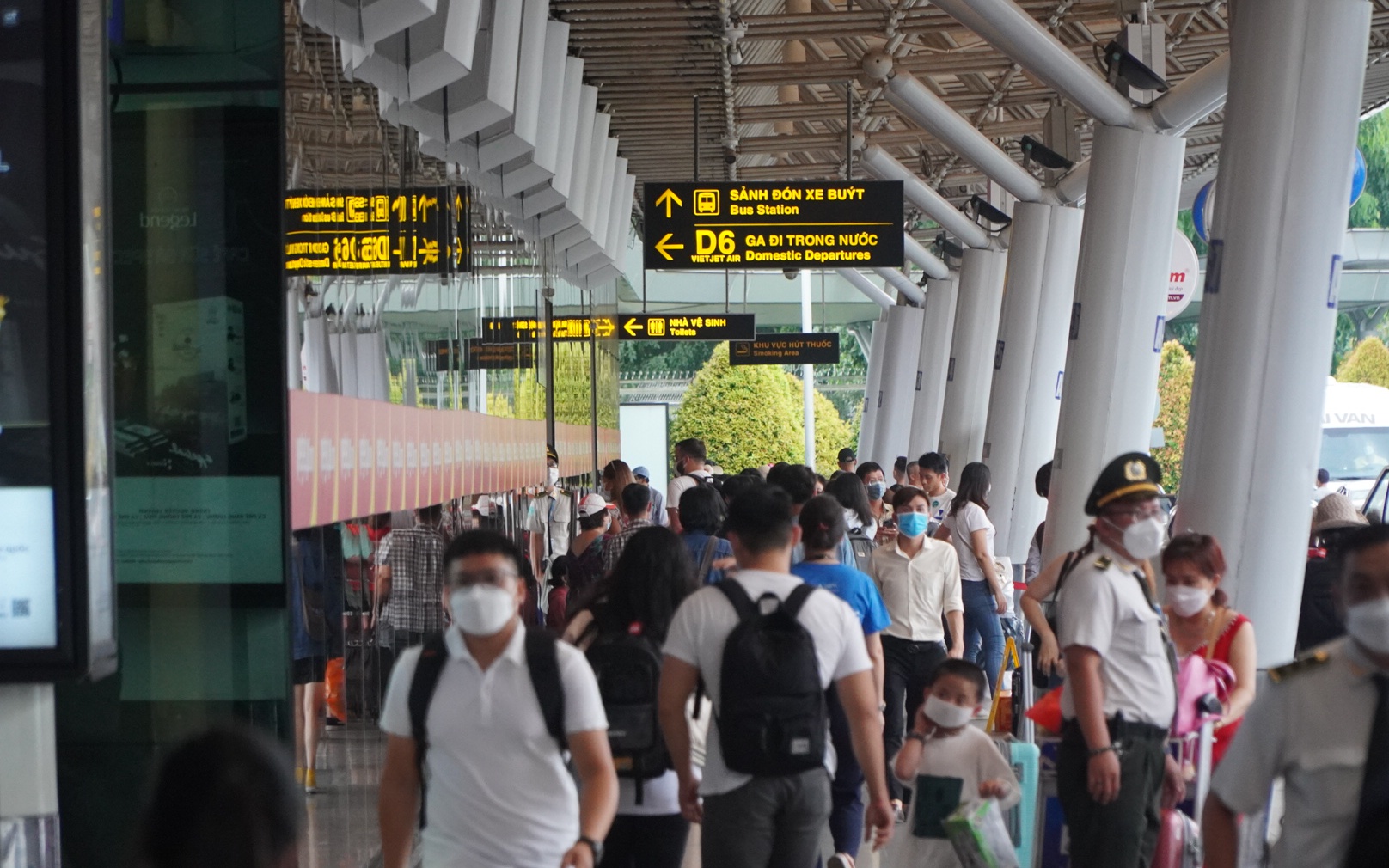 Đón hơn 3 triệu khách dịp Tết, vì sao sân bay Tân Sơn Nhất không ùn ứ?
