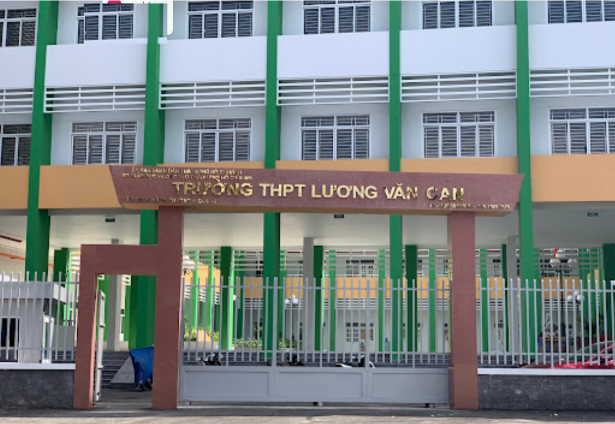 Vụ miễn nhiệm 9 giáo viên ở Trường THPT Lương Văn Can: Sở GDĐT TP.HCM yêu cầu thu hồi quyết định - Ảnh 1.