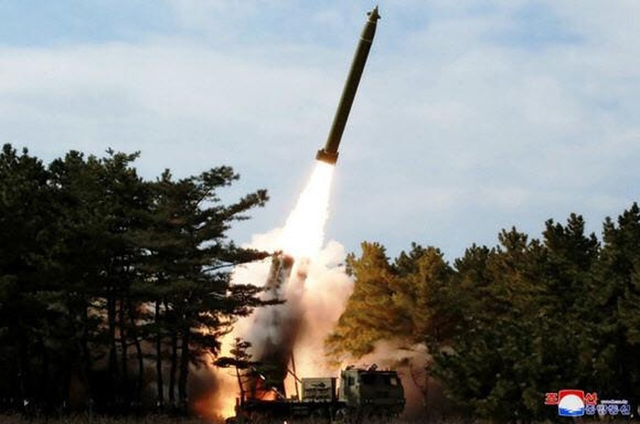 Quân đội Triều Tiên nhận hàng loạt pháo phản lực lớn nhất thế giới KN-25 - Ảnh 9.