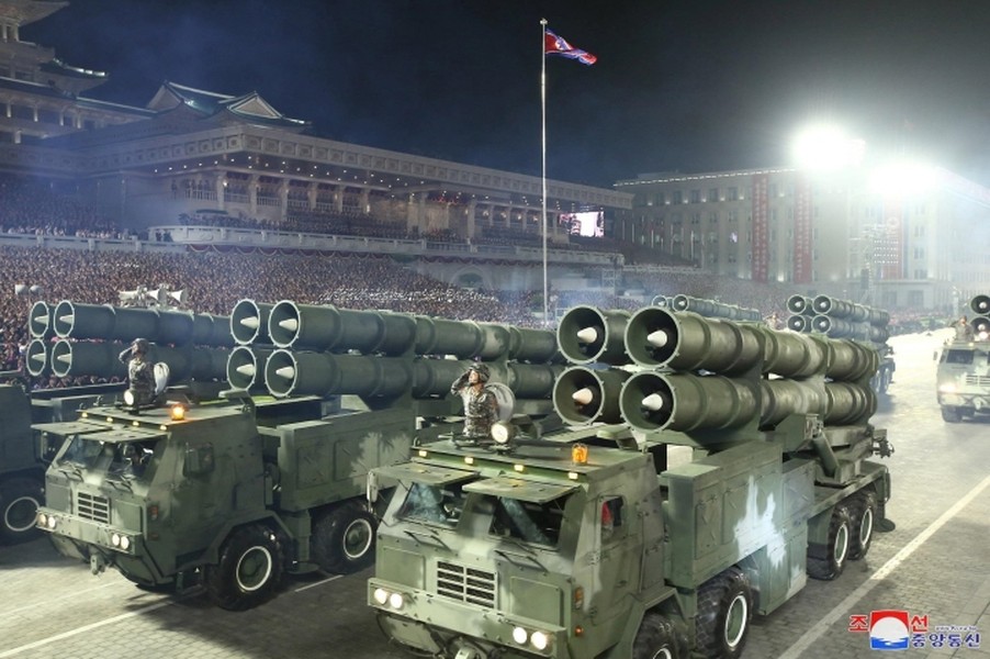 Quân đội Triều Tiên nhận hàng loạt pháo phản lực lớn nhất thế giới KN-25 - Ảnh 14.