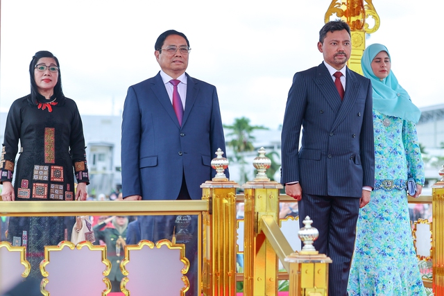 Thủ tướng Phạm Minh Chính bắt đầu chuyến thăm chính thức Brunei Darussalam - Ảnh 2.