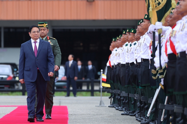 Thủ tướng Phạm Minh Chính bắt đầu chuyến thăm chính thức Brunei Darussalam - Ảnh 3.