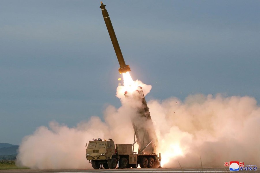 Quân đội Triều Tiên nhận hàng loạt pháo phản lực lớn nhất thế giới KN-25 - Ảnh 5.