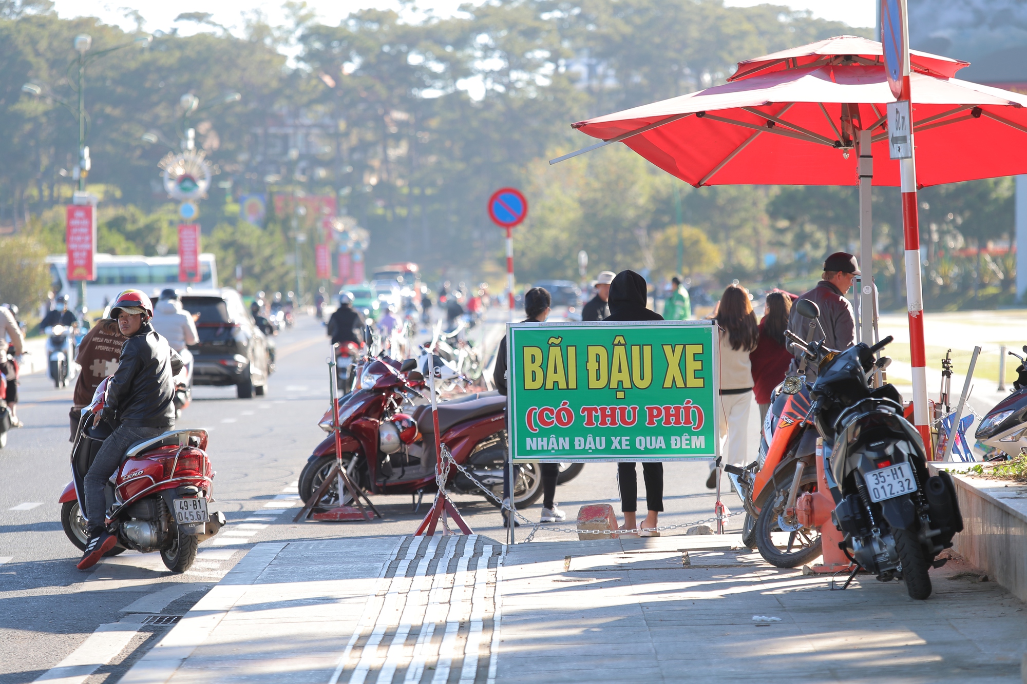 Vụ các bãi đậu xe ở TP.Đà Lạt trúng đấu giá với giá khủng: Tỉnh Lâm Đồng chỉ đạo kiểm tra  - Ảnh 1.