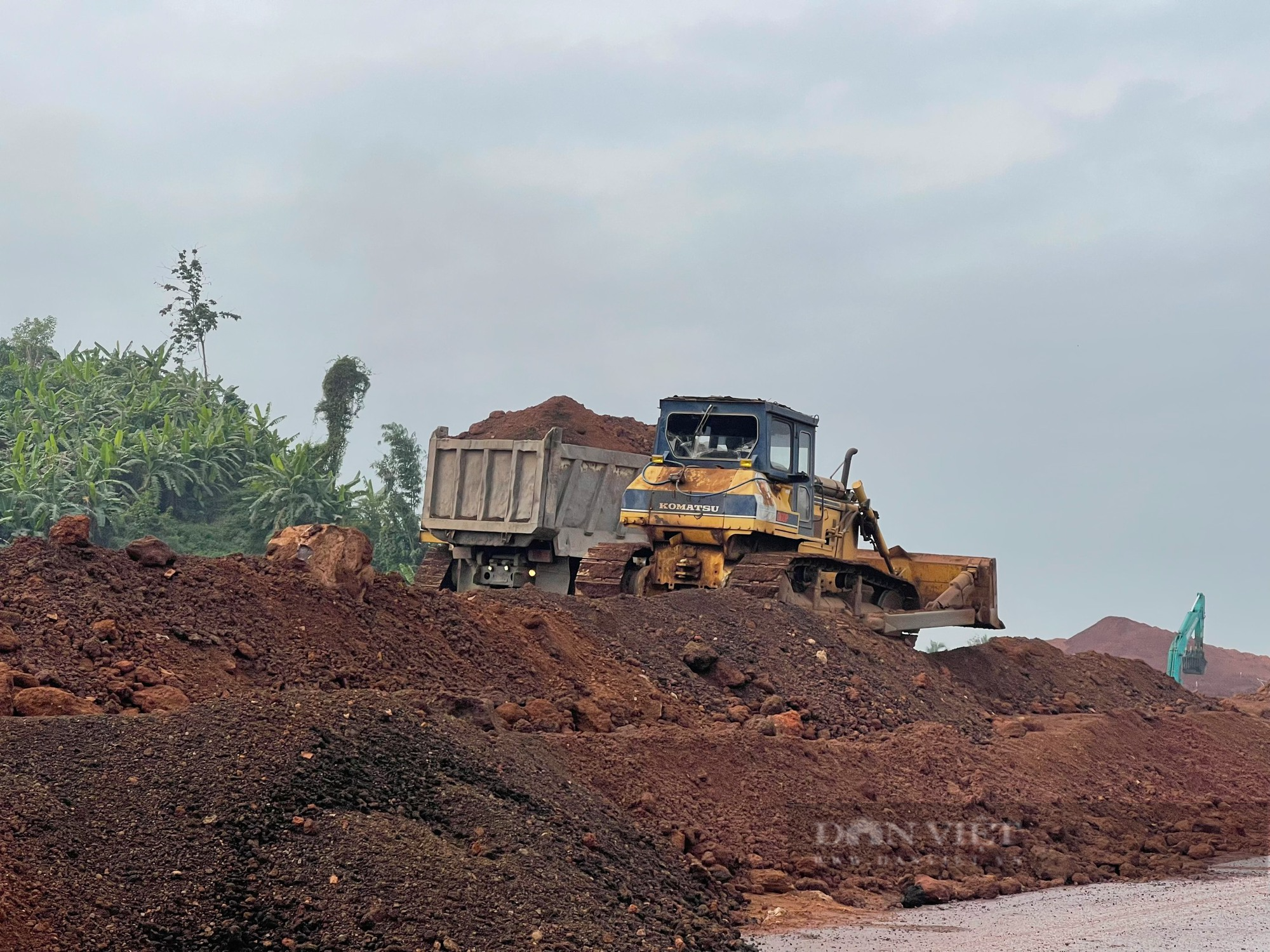 Cao tốc Phan Thiết - Dầu Giây: Thiếu đất đắp, lại lo trễ hẹn - Ảnh 1.