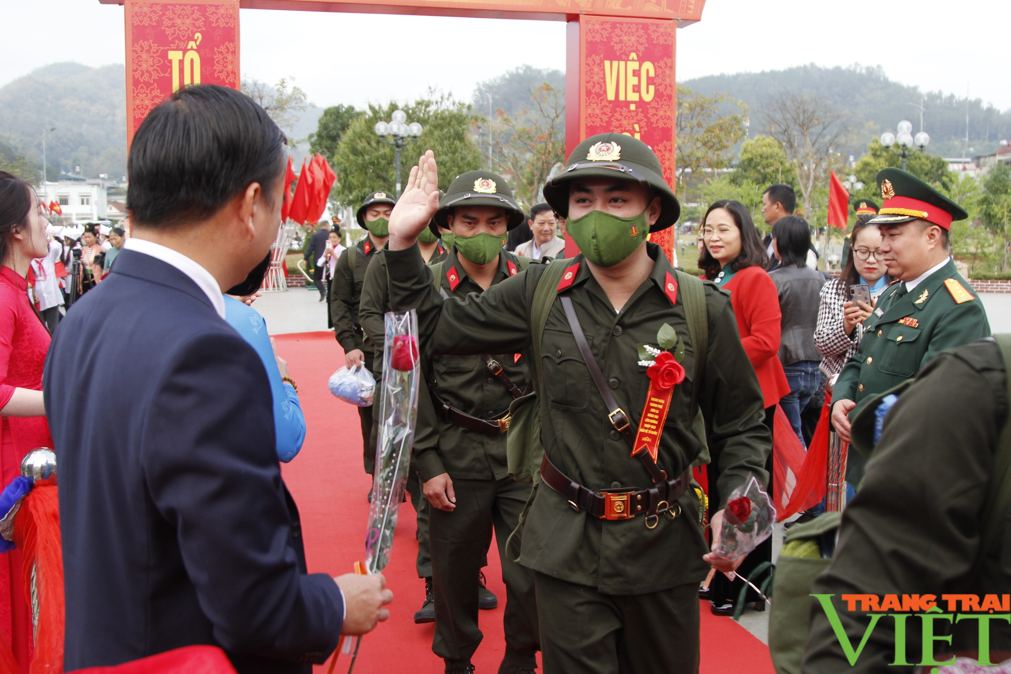 Sơn La: Thanh niên hăng hái lên đường nhập ngũ - Ảnh 5.