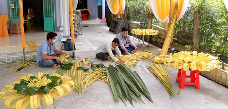 Cổng cưới lá dừa miền Tây vạn người mê, phu thê rạng rỡ, quan khách tha hồ chụp ảnh, quay phim - Ảnh 3.