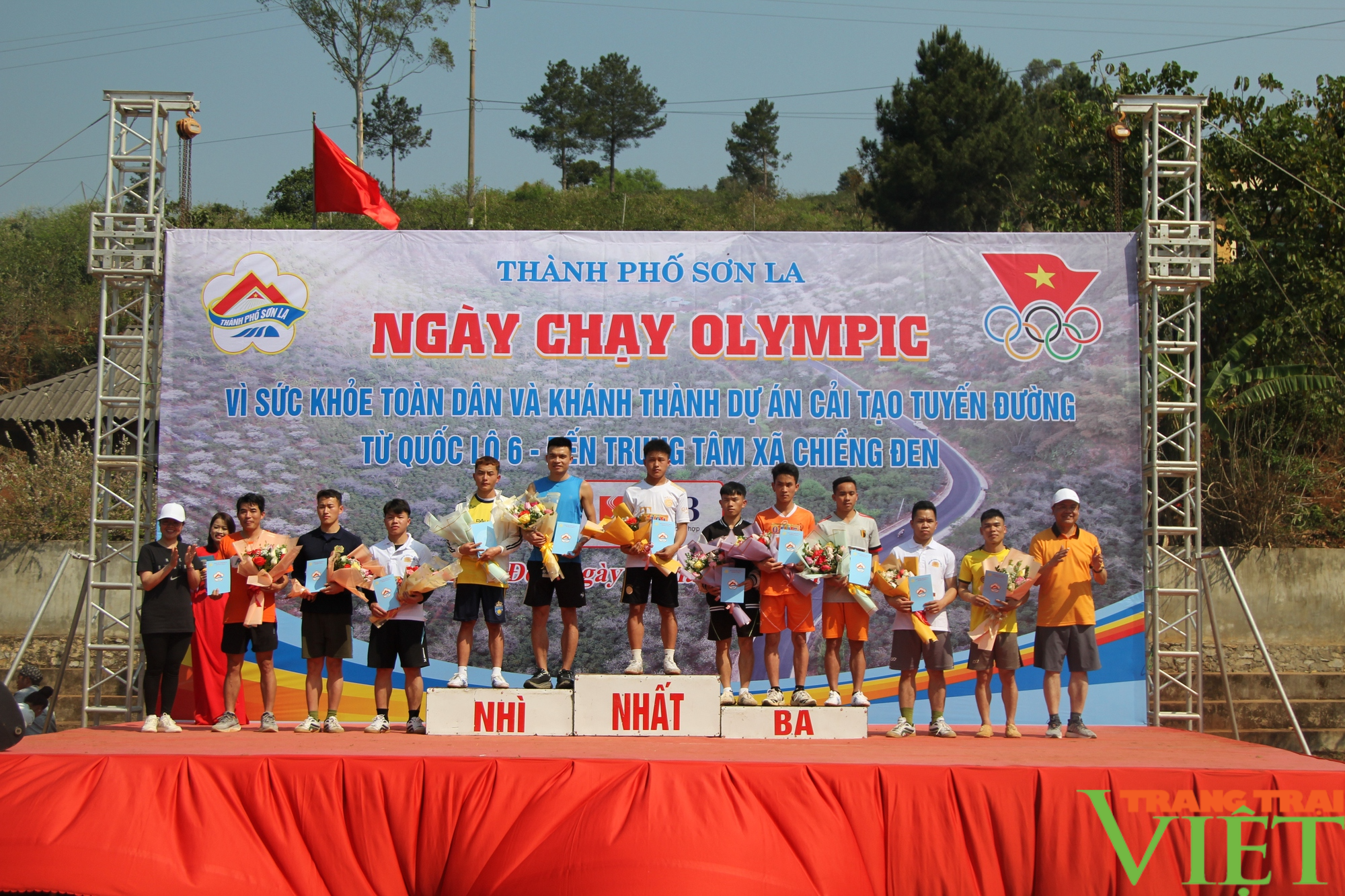 Sơn La: Hàng nghìn người tham gia chạy Olympic - Ảnh 6.