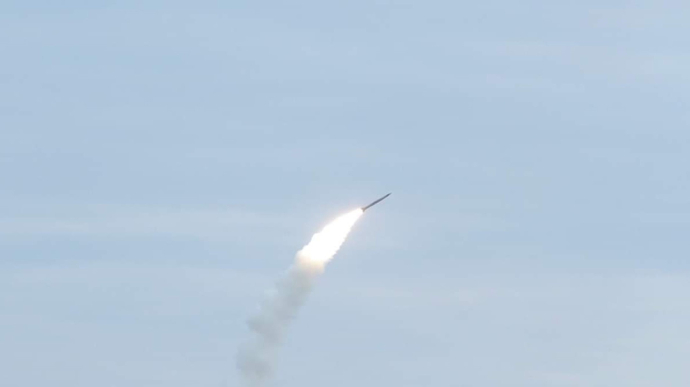 Nga dội mưa tên lửa, Ukraine bắn hạ 61 tên lửa và 5 UAV - Ảnh 1.