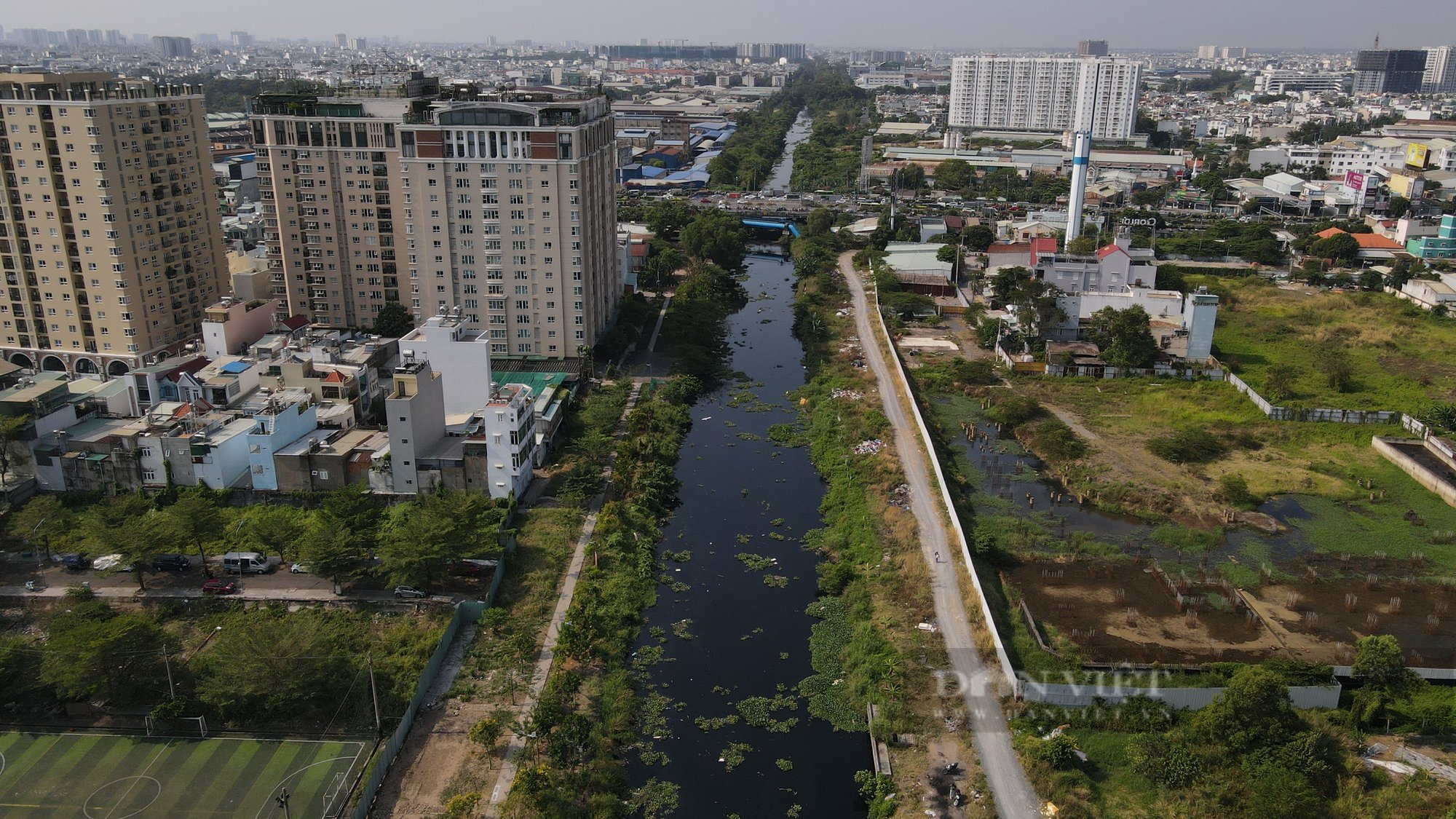 Hiện trạng đường ven kênh Tham Lương, trước ngày khởi công dự án hơn 8.000 tỷ đồng - Ảnh 10.