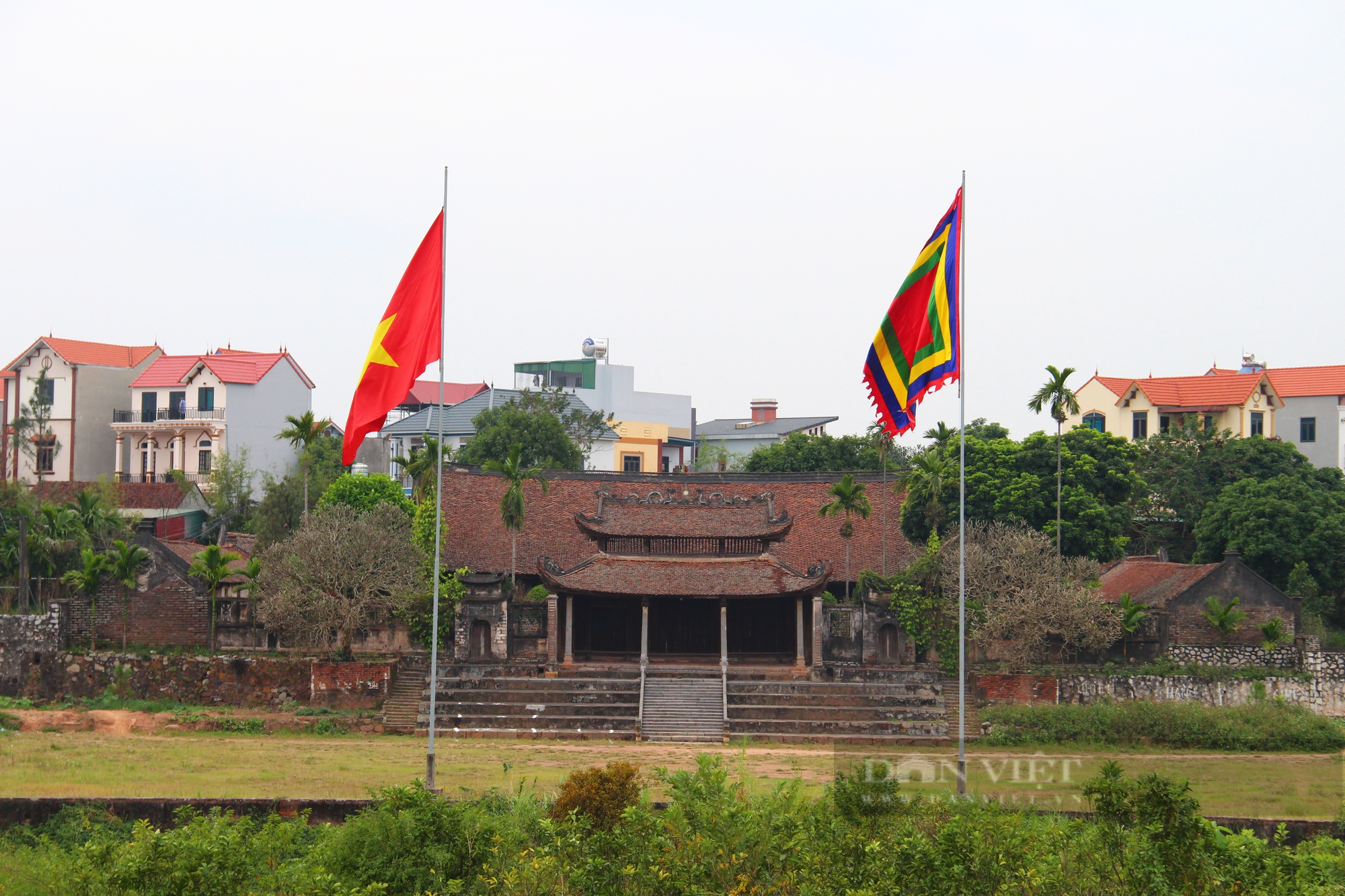 Chiêm ngưỡng ngôi đình cổ đẹp nguy nga, nức tiếng xứ Đoài - Ảnh 2.