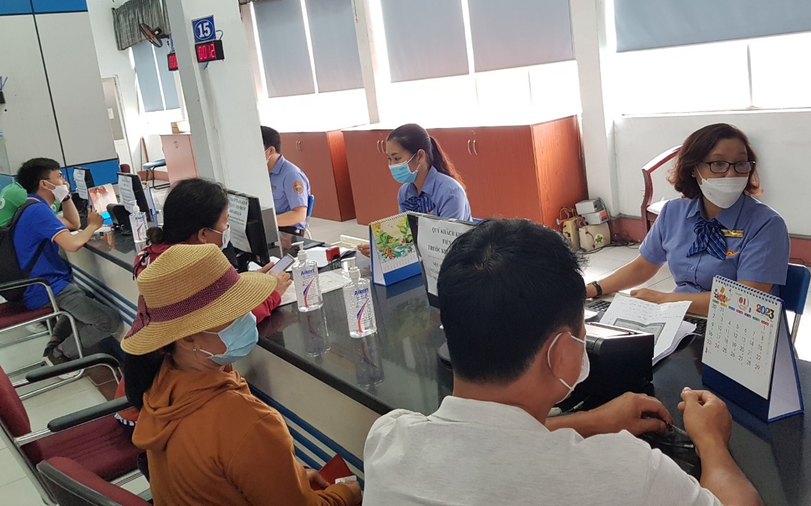 Sau Tết, người dân đổi vé tàu tại ga Sài Gòn cần lưu ý gì?