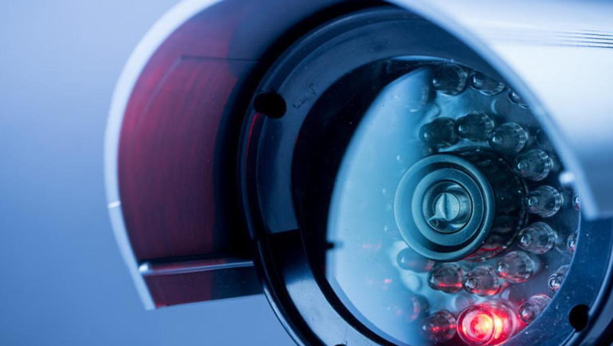 Chính phủ Úc đã được khuyến khích loại bỏ các camera và thiết bị bảo mật do Hikvision và Dahua sản xuất, sau khi chúng bị cấm ở Hoa Kỳ và Vương quốc Anh do lo ngại chúng có thể chứa phần mềm gián điệp. Ảnh:@AFP.
