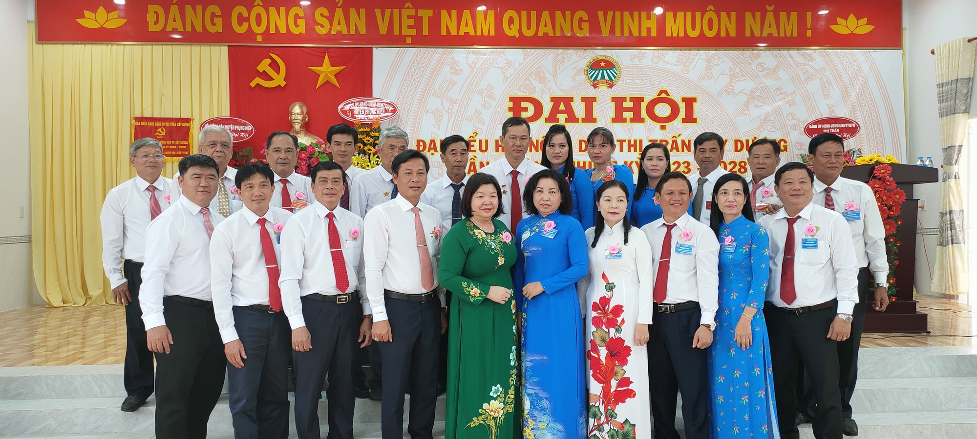 Phó Chủ tịch Hội Nông dân Việt Nam Cao Xuân Thu Vân dự Đại hội điểm Hội Nông dân thị trấn Cây Dương - Ảnh 1.