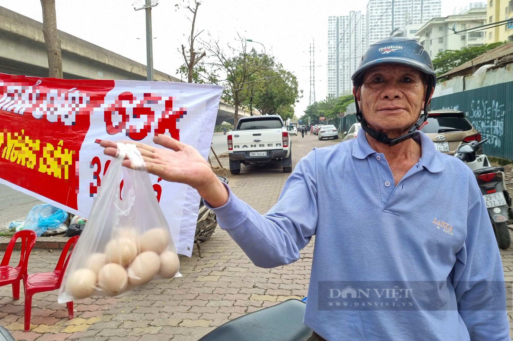 Xuất hiện nhiều điểm giải cứu trứng gà giá 65.000 đồng/30 quả tại Hà Nội - Ảnh 5.