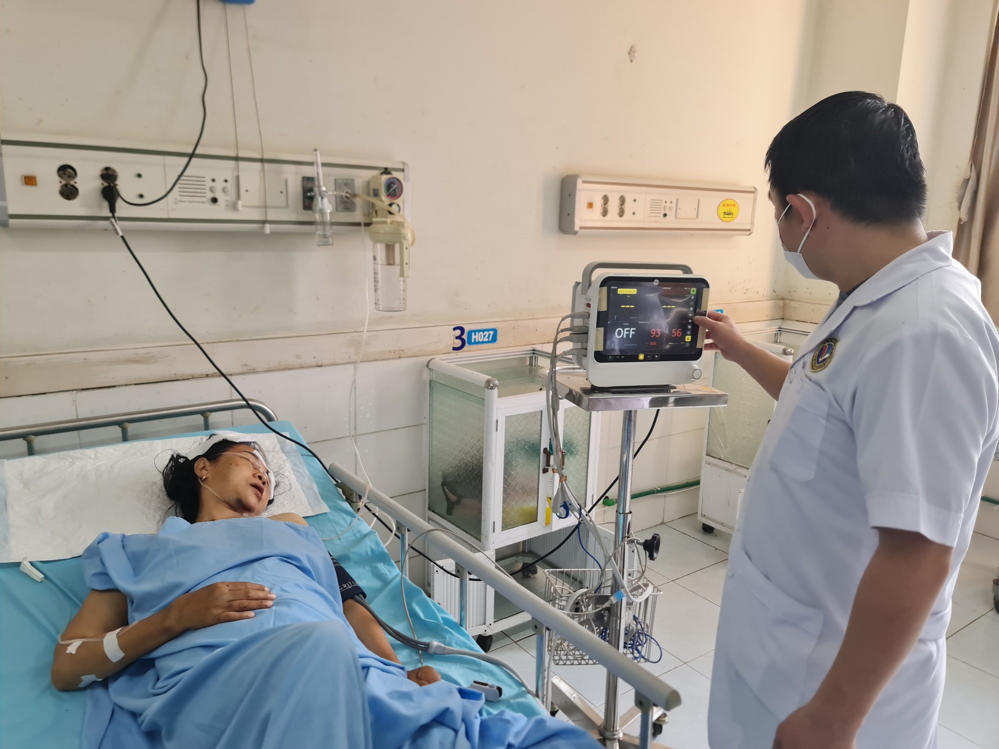 Vụ tai nạn 8 người chết ở Núi Thành, Quảng Nam: Một nạn nhân 87 tuổi ngưng tim, gia đình xin đưa về nhà - Ảnh 1.