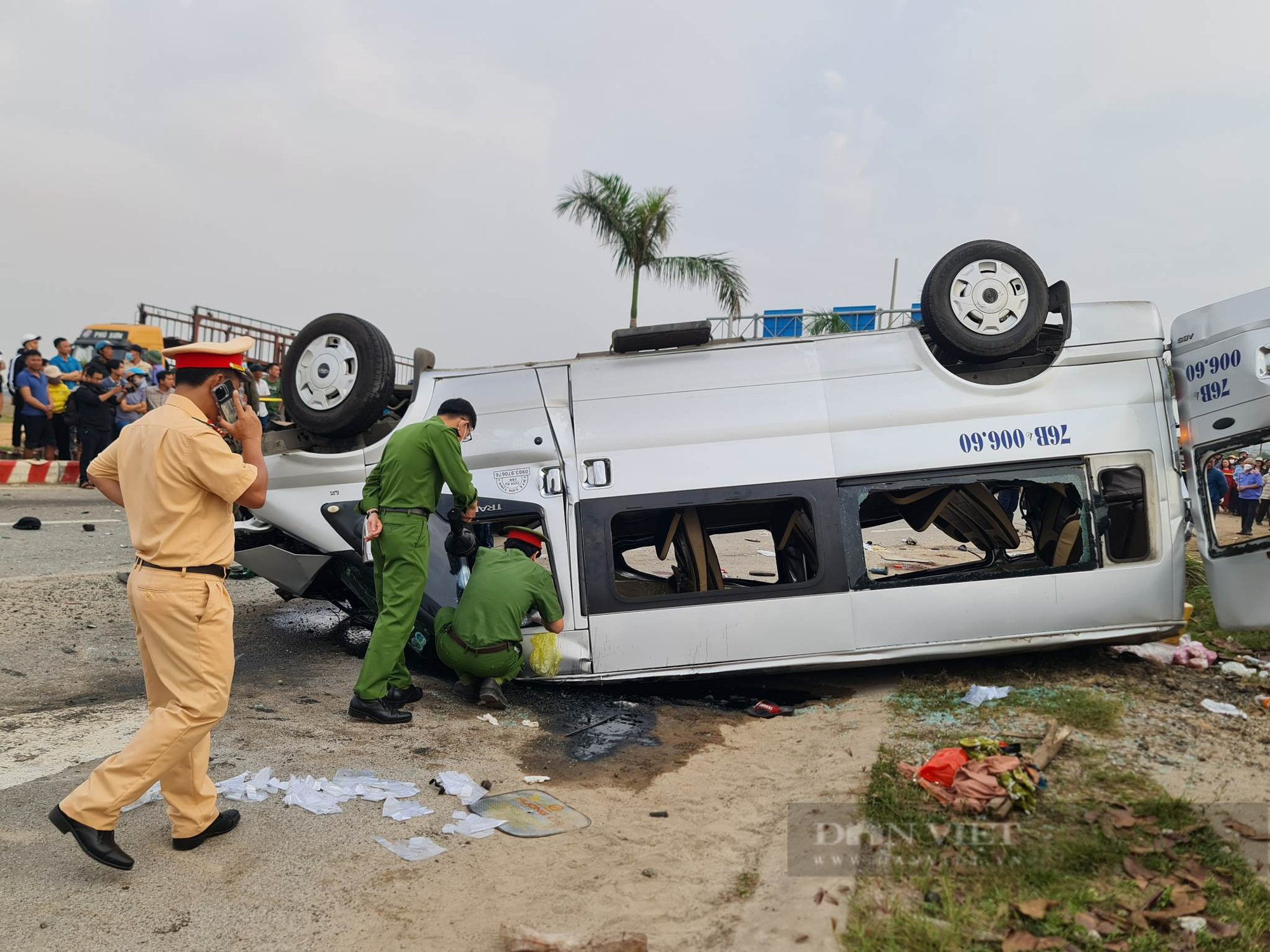 Hiện trường vụ tai nạn giao thông nghiêm trọng khiến 8 người tử vong tại Quảng Nam - Ảnh 3.