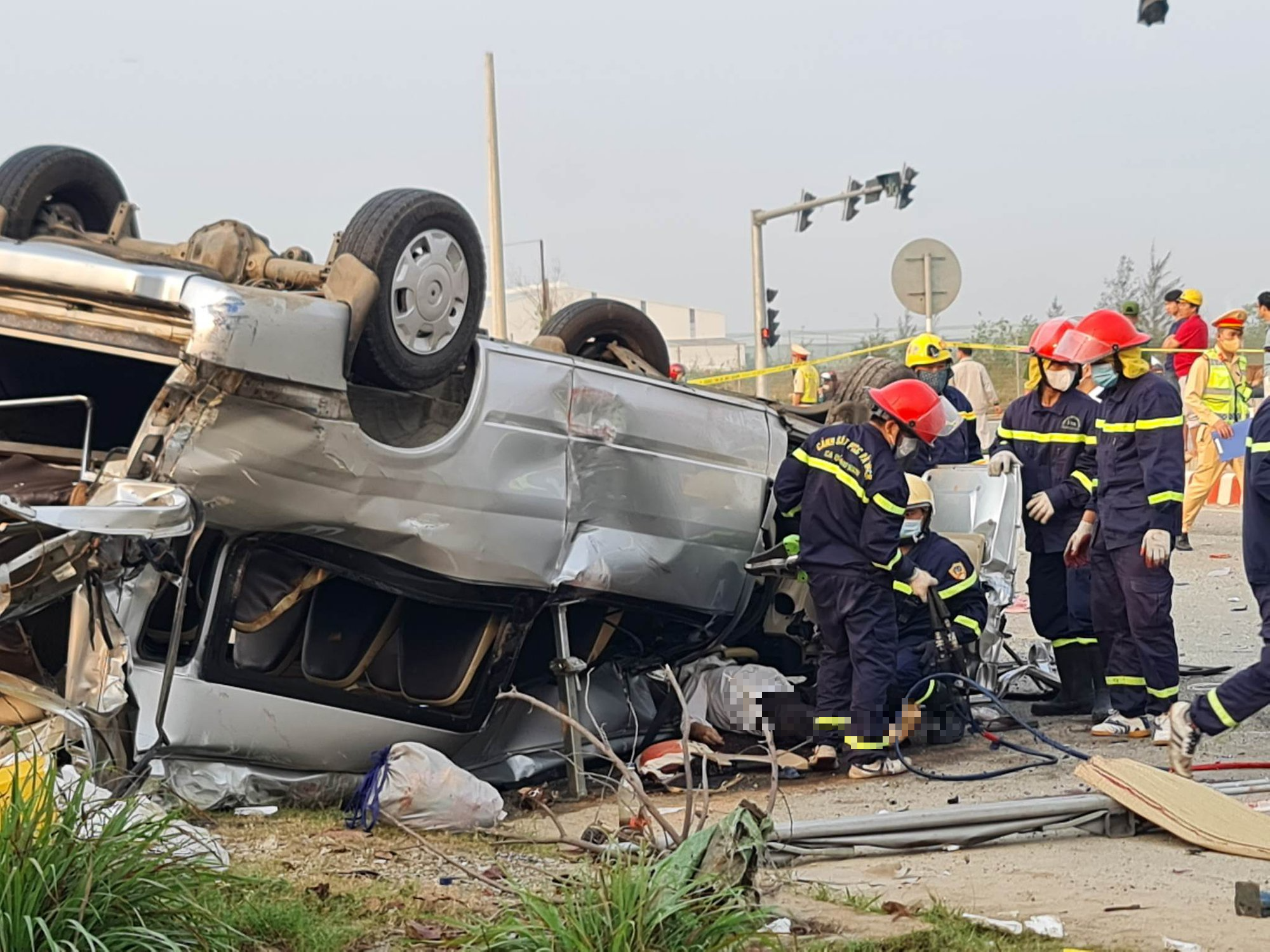 Nóng: Quảng Nam tai nạn giao thông 8 người tử vong  - Ảnh 2.
