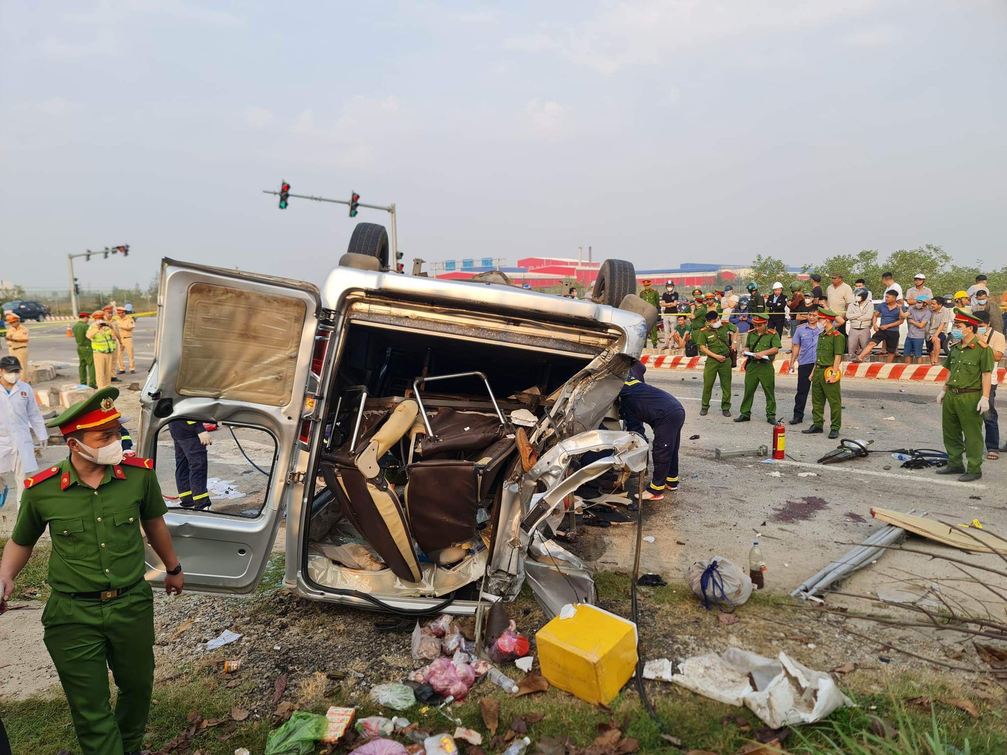 Nóng: Quảng Nam tai nạn giao thông 8 người tử vong  - Ảnh 1.