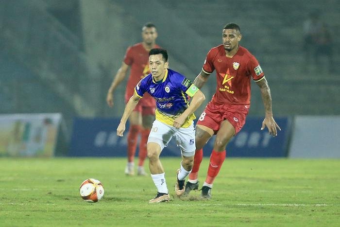 Nghịch lý phong độ của Văn Quyết ở ĐT Việt Nam và Hà Nội FC - Ảnh 2.