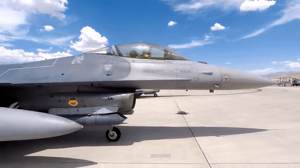 Chiến đấu cơ F-16 Mỹ bắn trượt UFO, buộc phải khai hỏa quả tên lửa thứ 2 - Ảnh 10.