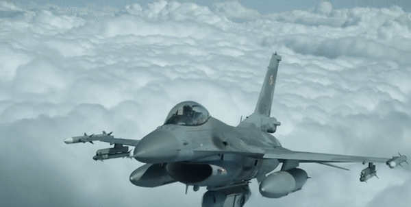 Chiến đấu cơ F-16 Mỹ bắn trượt UFO, buộc phải khai hỏa quả tên lửa thứ 2 - Ảnh 17.