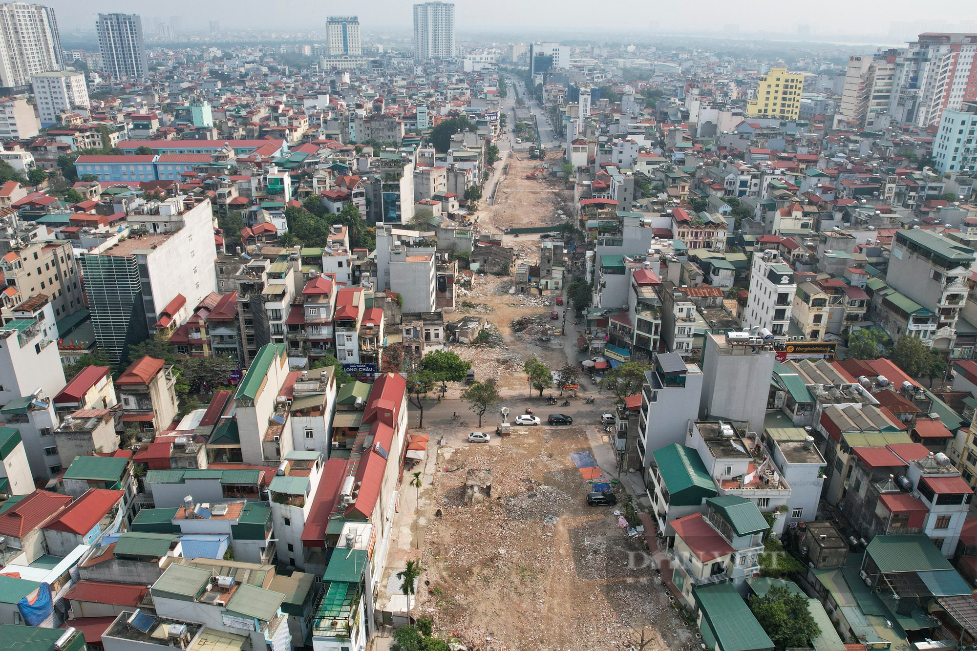 Tuyến đường 40m giá nghìn tỷ đồng ở Hà Nội thi công trở lại sau nhiều năm &quot;đắp chiếu&quot; - Ảnh 3.