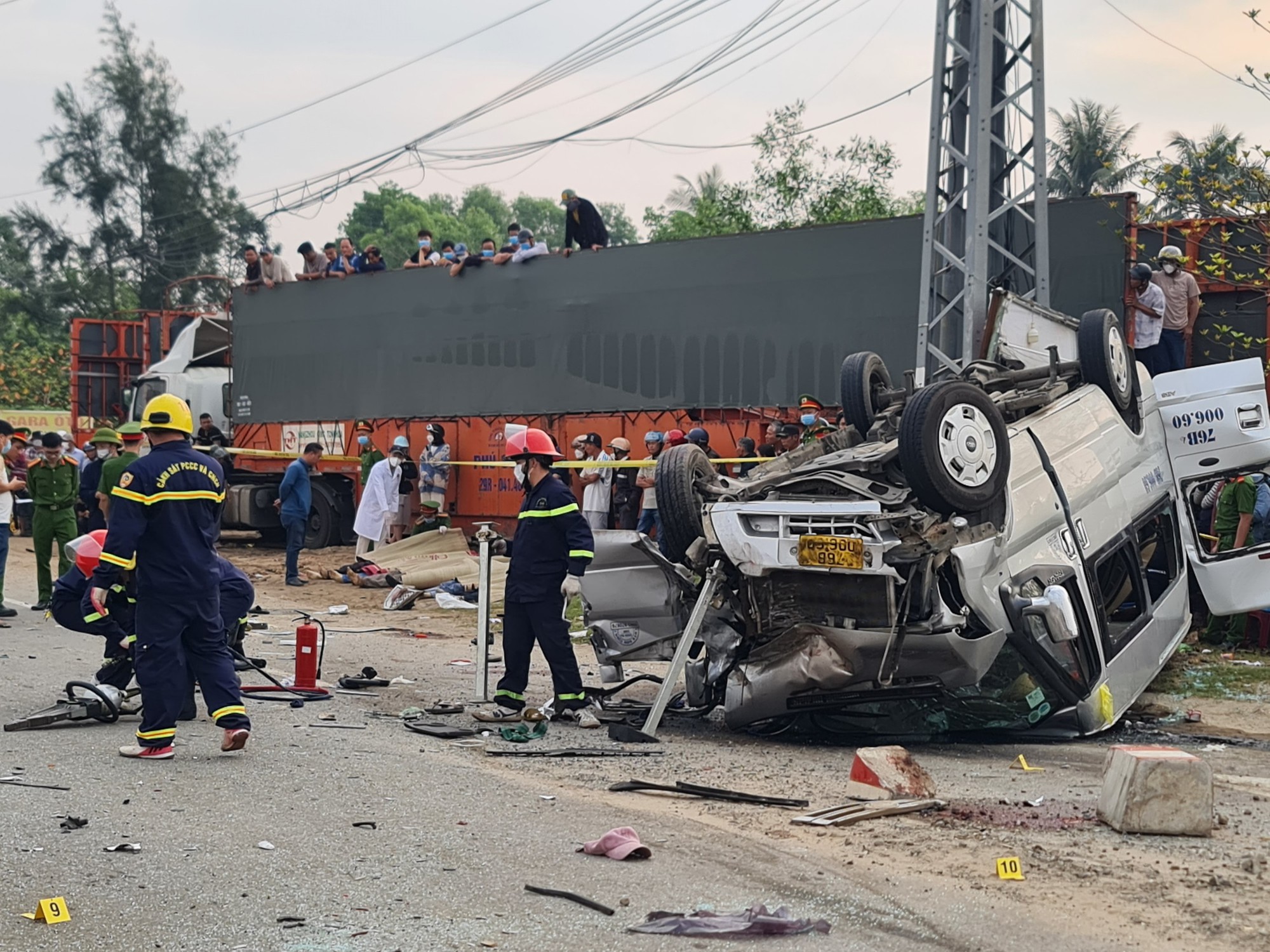 Quảng Nam: Lãnh đạo Công an tỉnh thông tin mới nhất về vụ tai nạn làm 10 người tử vong - Ảnh 1.