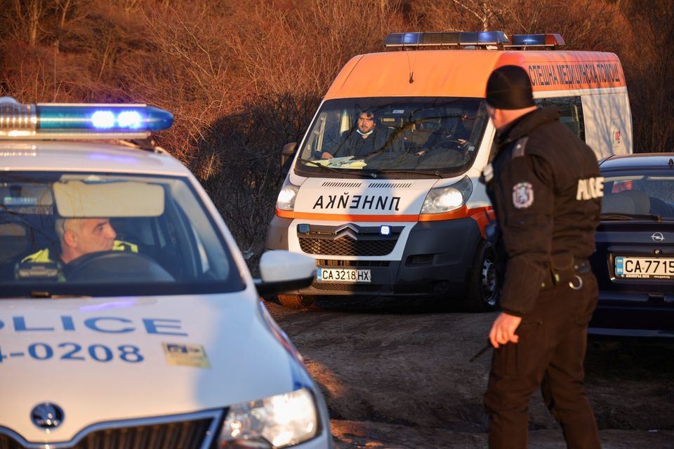 Phát hiện 18 người chết trên xe tải bị bỏ lại ở Bulgaria - Ảnh 1.