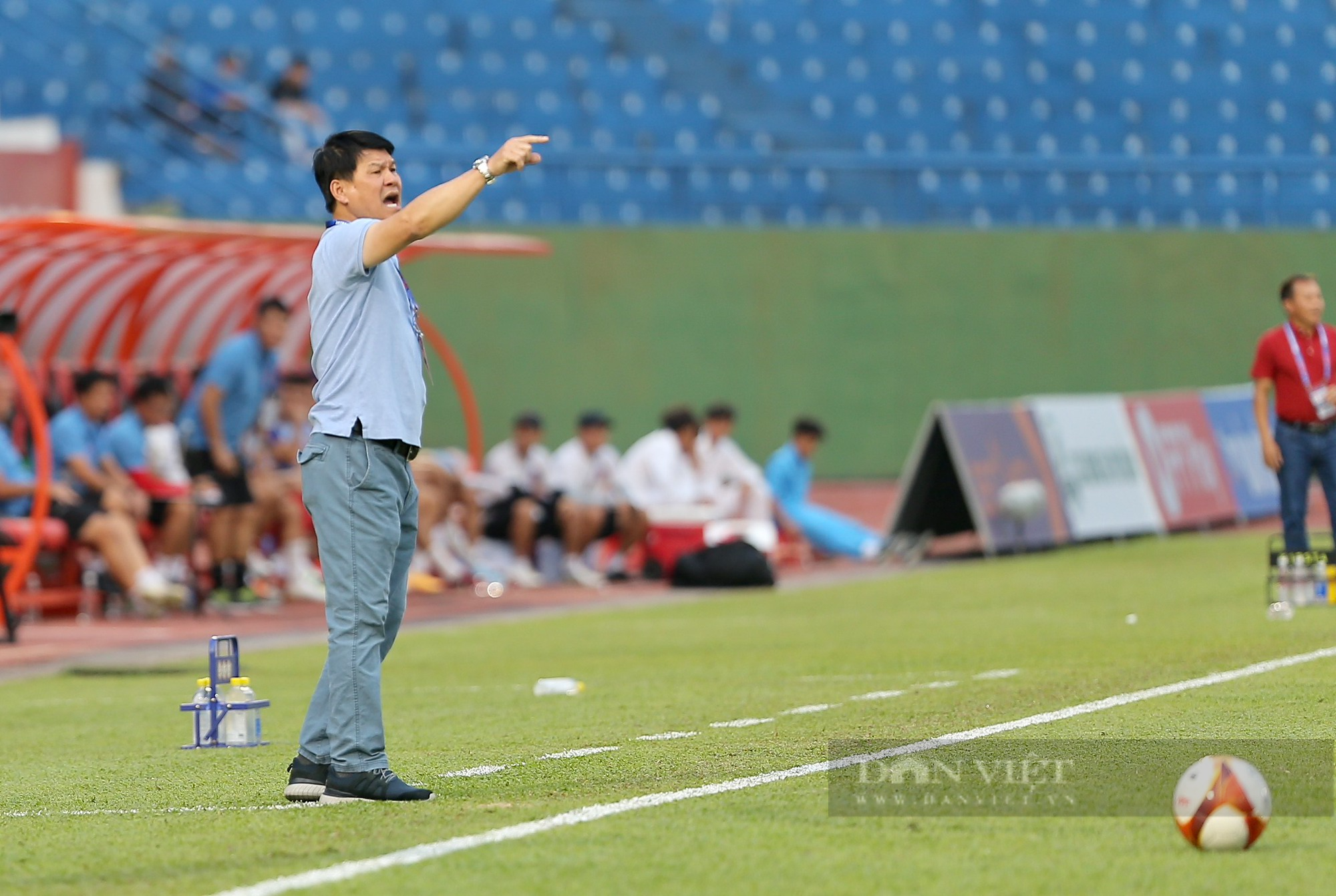 &quot;Ngựa chứng&quot; Mansaray toả sáng, cứu &quot;ghế nóng&quot; HLV Vũ Tiến Thành - Ảnh 4.