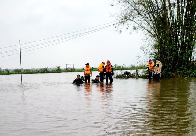 TT-Huế: Đi xe máy qua đập tràn, 1 người bị nước cuốn tử vong  - Ảnh 1.